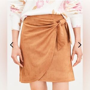 Loft PETITE Faux Suede Mini Skirt Camel Color Size 12 Lined